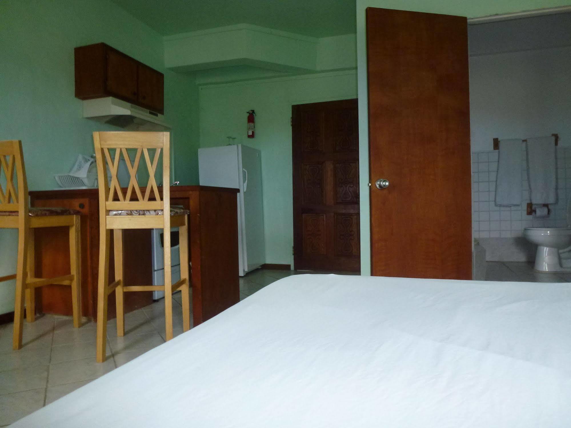 Inn La Galleria Five Islands Village Екстер'єр фото